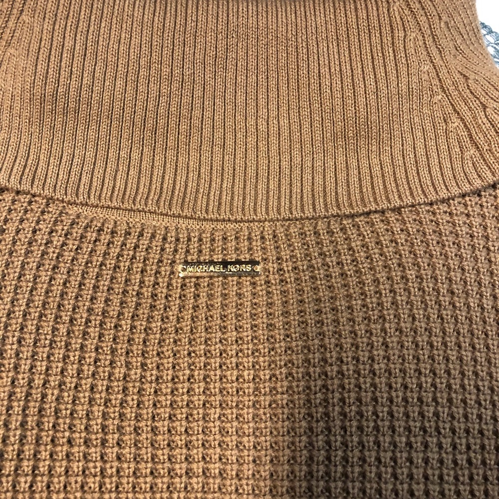 Michael Kors waffle weave turtleneck sweater. - Picture 5 of 7